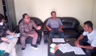 https://www.gardatipikornews.com/mau-safari-sholat-jumat-anggota-sat-binmas-polres-sampang-dan-masyarakat-tangkap-tahanan-kabur-dari-rutan-kelas-iib-sampang