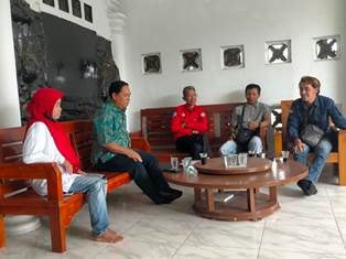 https://www.gardatipikornews.com/tampung-keluhan-masyarakat-kapolsek-kronjo-iptu-dedi-ruswandi-sh-gelar-jumat-curhat-di-desa-waliwis