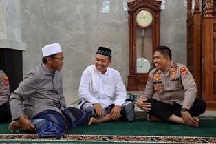 https://www.gardatipikornews.com/gelar-jumat-berkah-hadirnya-satlantas-polres-karawang-terasa-oleh-warga