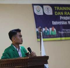 https://www.gardatipikornews.com/dua-personel-polsek-sukabumi-resor-sukabumi-kota-bripka-thomas-dan-bripka-rizal-memantau-situasi-kawasan-wisata-taman-salabintana