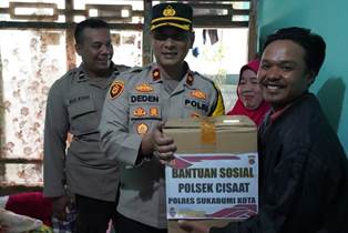 https://www.gardatipikornews.com/ringankan-beban-polsek-cisaat-sukabumi-serahkan-bansos-kepada-keluarga-bayi-yang-lahir-hidrosefalus