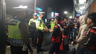 https://www.gardatipikornews.com/kesatuan-adat-tradisi-palabuhanratu-gelar-saresehan-seni-budaya-tradisi-karuhun