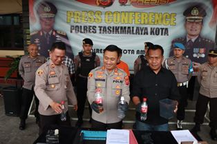 https://www.gardatipikornews.com/kapolres-tasikmalaya-kota-membuka-rapat-anggota-tahunan-tutup-buku-tahun-2022-primkoppol-resor-tasikmalaya-kota