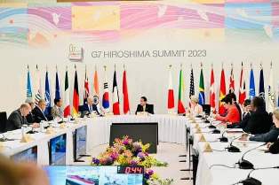 https://www.gardatipikornews.com/peluncuran-58-judul-buku-dalam-rangka-hari-jadi-ke-58-lemhannas-ketua-mpr-ri-bamsoet-ingatkan-ancaman-perang-generasi-v