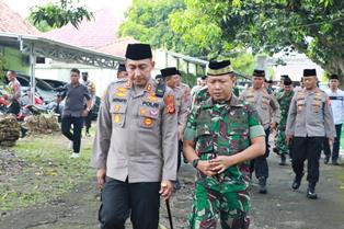 https://www.gardatipikornews.com/polsek-citamiang-kota-sukabumi-pertemukan-bocah-yang-sempat-hilang-dengan-orang-tuanya