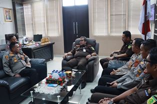 https://www.gardatipikornews.com/polsek-arjawinangun-polresta-cirebon-gencarkan-operasi-pekat-dengan-sasaran-peredaran-miras