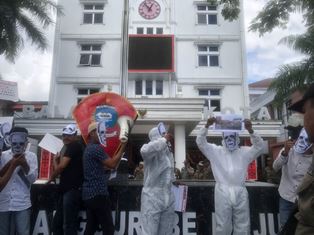 https://www.gardatipikornews.com/panitia-pemilihan-kecamatan-gelar-rapat-pleno-terbuka-daftar-pemilih-sementara-hasil-perbaikan-dpshp-di-kantor-kecamatan-ciseeng-kabupaten-bogor