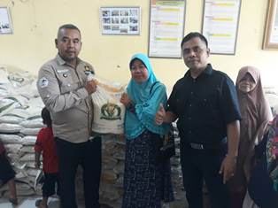 https://www.gardatipikornews.com/waduh-mirisnya-diduga-penjual-miras-berjenis-arak-di-depan-sdn-3-parit-tiga-kecamatan-parit-tiga-tidak-mengantongi-izin-resmi