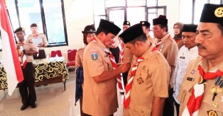 https://www.gardatipikornews.com/klarifikasi-kepala-desa-pasawahan-atas-pemberitaan-pengecoran-jalan-desa-yang-di-duga-bahan-materialnya-tidak-sesuai-spek