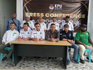 https://www.gardatipikornews.com/kapolres-sukabumi-berikan-perhatian-kepada-anak-yatim-keluarga-polri-yang-mengalami-kecelakaan