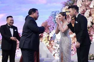 https://www.gardatipikornews.com/prabowo-hadiri-halal-bihalal-bareng-habib-jindan-dan-habib-nabil-dihadiri-puluhan-ribu-jamaah