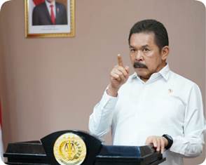 https://www.gardatipikornews.com/jokowi-beberkan-kriteria-presiden-selanjutnya-berani-dan-kuat