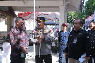 https://www.gardatipikornews.com/jelang-pemilu-presiden-dan-wapres-serta-legislatif-brimob-ntb-gencarkan-patroli-cipta-kondisi