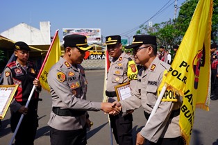 https://www.gardatipikornews.com/peringati-hut-kodam-iii-siliwangi-ke-77-tni-polisi-dan-warga-gunungpuyuh-kota-sukabumi-gelar-kerja-bakti