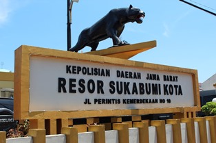 https://www.gardatipikornews.com/boskab-sapu-jagat-pusat-memperingati-haol-dan-tawasul-akbar-alm-muhammad-anwaruallah-yang-ke-15-dan-hj-dedeh-suryani-yang-ke-1