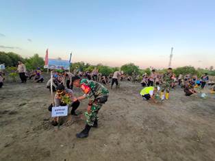 https://www.gardatipikornews.com/kapolda-ntb-bersama-danrem-dan-pemerintah-lakukan-penanaman-mangrove-di-sekotong-lobar