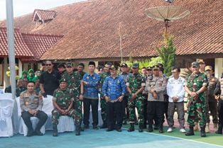 https://www.gardatipikornews.com/kepala-desa-sukamakmur-anggrakan-dd-tahap-i-bangun-inrastruktur-jalan-lingkungan