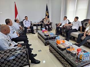 https://www.gardatipikornews.com/sinergitas-tiga-pilar-gelar-silahturahmi-dengan-polisi-lingkungan-se-kelurahan-pagesangan