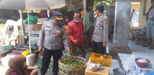 https://www.gardatipikornews.com/polsek-selaparang-lakukan-evakuasi-penemuan-bayi-perempuan-di-jembatan-gegutu