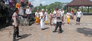 https://www.gardatipikornews.com/bhabinkamtibmas-rembiga-sambang-duka-sekaligus-sampaikan-tolak-faham-radikal-kepada-warga