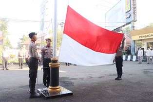 https://www.gardatipikornews.com/ciptakan-kabupaten-sampang-aman-kondusif-jelang-pemilu-2024-akbp-siswantoro-bentuk-123-polisi-rw