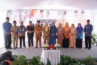 https://www.gardatipikornews.com/kabid-humas-polda-sumsel-di-dampingi-kasubbid-penmas-mengajak-para-wartawan-makan-siang-bersama-dalam-rangka-menjalin-silaturahmi-dan-menciptakan-rasa-kekeluargaan-kekompakan