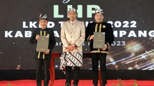 https://www.gardatipikornews.com/lahan-hutan-produksi-hp-diporak-poranda-oleh-tambang-timah-diduga-ilegal-wilayah-sarang-ikan-kecamatan-lubuk-besar-hancur-lebur-dilakukan-pengusaha-papan-atas-yang-kebal-hukum