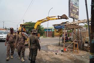 https://www.gardatipikornews.com/perbaikan-jalan-prancis-terus-dikebut-siang-dan-malam-warga-diminta-sabar