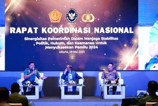 https://www.gardatipikornews.com/brimob-kalbar-lari-di-stadion-sultan-syarif-abdurrahman-pontianak