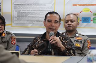 https://www.gardatipikornews.com/aksi-begal-terulang-kembali-di-wilayah-desa-klambir-v-kebun-polsek-setempat-dan-pemerintahan-desa-diduga-tutup-mata