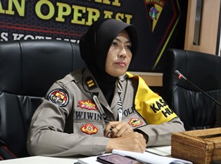 https://www.gardatipikornews.com/gotong-royong-di-masjid-at-taqwa-nusa-jaya-kapolsek-manggelewa-aparat-jadi-pendorong-dan-penyemangat