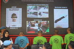 https://www.gardatipikornews.com/kios-pupuk-bersubsidi-tani-subur-kecamatan-cidolog-di-duga-menjual-di-harga-yang-tinggi