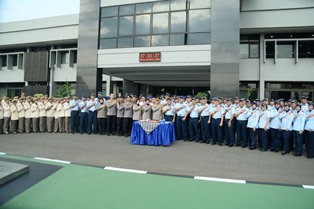 https://www.gardatipikornews.com/polres-cianjur-ungkap-kasus-tindak-pidana-percobaan-pembegalan-lukai-korban-dengan-senjata-tajam