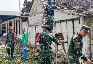 https://www.gardatipikornews.com/diduga-oknum-pns-bapenas-berinisial-kf-menyalahgunakan-mobil-dinas-plat-merah-untuk-kepentingan-dan-keuntungan-pribadi