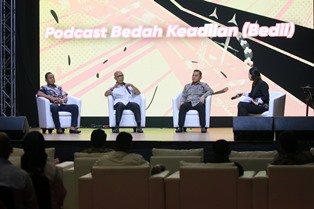 https://www.gardatipikornews.com/masyarakat-geram-ke-oknum-asn-yang-jadi-timses-bawaslu-harus-tindak-tegas