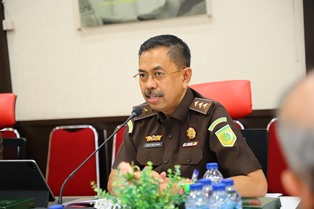 https://www.gardatipikornews.com/tiga-guru-besar-ilmu-hukum-bahas-kerja-kerja-kejaksaan-dalam-5-tahun-di-sound-of-justice