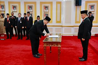 https://www.gardatipikornews.com/lagi-asik-nimbang-shabu-pria-asal-batu-bara-digerebek-polisi