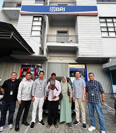 https://www.gardatipikornews.com/polsek-sagaranten-polres-sukabumi-tempuh-60-km-untuk-berikan-makan-siang-gratis-siswa-sekolah-dasar