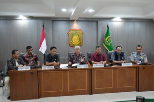 https://www.gardatipikornews.com/parkir-gratis-pelajar-mahasiswa-salah-satu-program-ambara-dan-adi