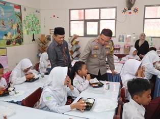 https://www.gardatipikornews.com/panglima-tni-dan-ketua-komnas-ham-tanda-tangani-mou-untuk-peningkatan-kerjasama-pemajuan-dan-perlindungan-ham
