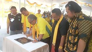 https://www.gardatipikornews.com/tak-bermoral-oknum-sekdes-dan-dua-anggota-bpd-diduga-tidak-netral