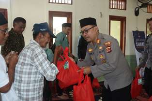 https://www.gardatipikornews.com/hujan-mengakibatkan-dua-tiang-listrik-dan-pohon-roboh-di-jalan-raya-h-usa-tanjakan-cibogo-masyarakat-tidak-bisa-melintas