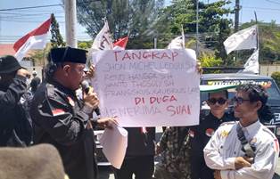 https://www.gardatipikornews.com/pasangan-suami-istri-ditangkap-sat-reskrim-polres-sukabumi-kota-karena-diduga-terlibat-tindak-pidana-perdagangan-orang-tppo