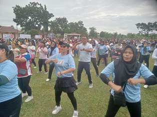 https://www.gardatipikornews.com/camat-dan-kapolsek-sagaranten-berpartisipasi-kegiatan-sosial-donor-darah-di-aacara-peringatan-hari-pahlawan