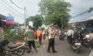 https://www.gardatipikornews.com/dukung-program-presiden-polres-cianjur-bagikan-makan-sehat-bergizi-gratis-untuk-anak-sekolah