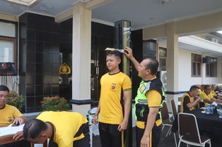 https://www.gardatipikornews.com/waduhh-sekolah-sd-negeri-3-cikidang-ambruk-siswa-dan-guru-shock-tidak-ada-korban-dinas-pendidikan-kabupaten-sukabumi-dan-pemerintah-daerah-segera-turun-tangan