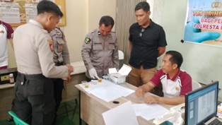 https://www.gardatipikornews.com/curi-hp-teman-satu-sekolah-seorang-pelajar-diamankan-polisi