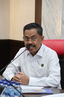 https://www.gardatipikornews.com/plt-camat-kronjo-sambut-pj-bupati-tangerang-dalam-monitoring-kesiapan-tps-pemilu-2024