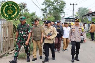https://www.gardatipikornews.com/pps-ppk-kapolsek-sukaraja-melaksanakan-pengamanan-pergeseran-logistik-dari-ppk-ke-pps-dan-tps