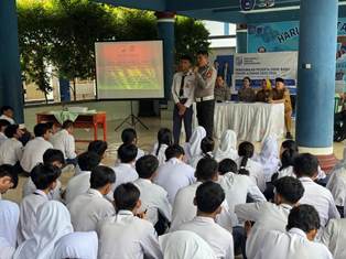 https://www.gardatipikornews.com/polresta-mataram-sosialisasikan-ppdb-sma-kemala-taruna-bhayangkara-2025-di-smpn-15-mataram
